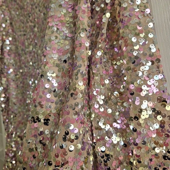 Chi Chi London Sequin Sammie Top - Picture 8 of 8